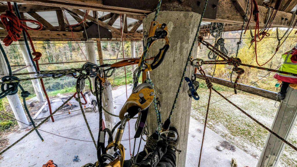 Installation d'un levage sur corde