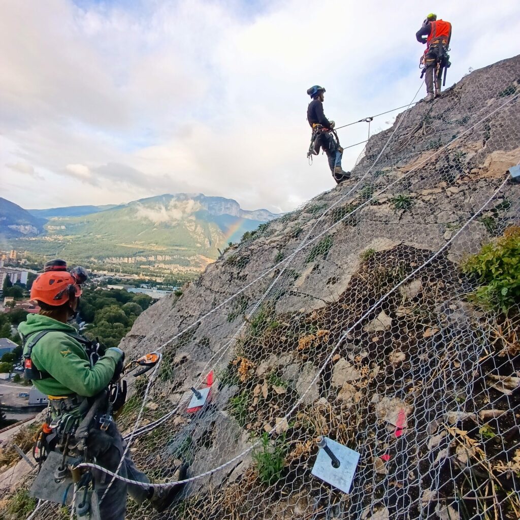 Cordistes en falaise